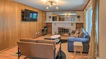 Rumah, 3 kamar tidur | Area keluarga | Smart TV