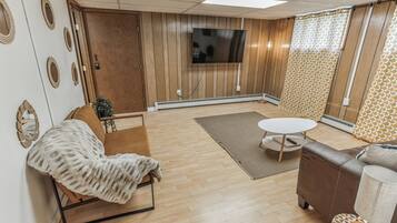 House, 3 Bedrooms | 3 bedrooms, desk, laptop workspace, iron/ironing board
