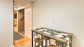 House, 3 Bedrooms | Dining