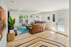 House, 4 Bedrooms | Living area