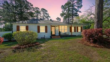 House, 4 Bedrooms | Exterior