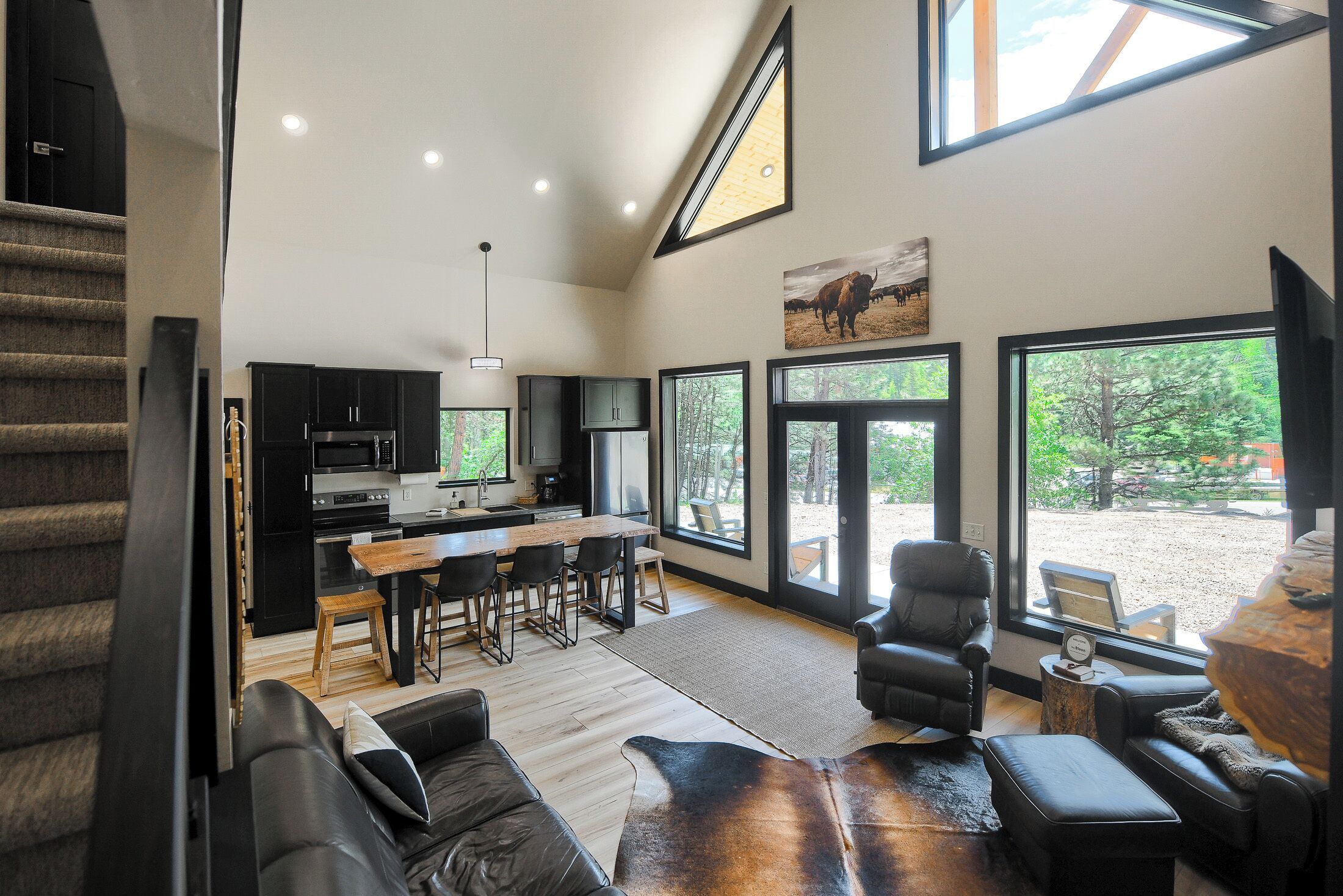 Smart TV, fireplace
