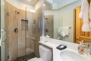 Townhome, 2 Bedrooms | Bathroom