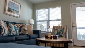Condo, 2 Bedrooms | Living area