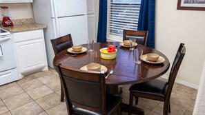 Bloc d'apartaments, 2 dormitoris | Servei de restauració