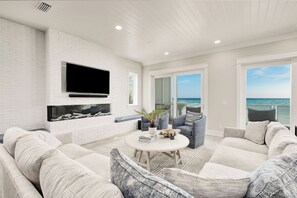 Smart-TV, peis, bordtennis og stereoanlegg