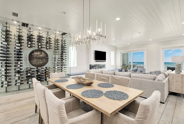 Dining - Best of the Best! Gulf Front with Heated Pool, Private Gym, Private Elevator (Panama City Beach)