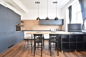 Fridge, oven, stovetop, dishwasher - Modern apartment with 2 bedrooms near Arena (Pula)