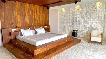 5 bedrooms, free WiFi, bed sheets