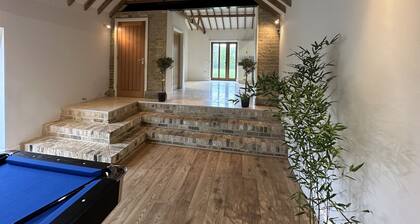 Period renovated character barn located within oldhurst village.