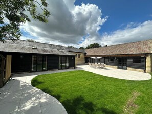 Exterior - Period renovated character barn located within oldhurst village. (Oldhurst)