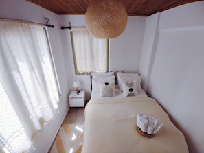 Economy Room | Premium bedding, laptop workspace, iron/ironing board, free WiFi - Kidoni Macaron Guesthouse (Ayvalik)