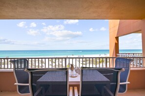 Outdoor dining - Coquina 102 · Beachfront · Gulf Balcony · Pool (Bradenton Beach)
