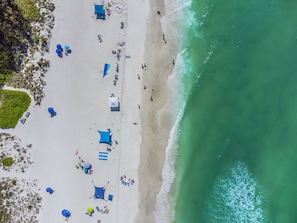 Beach nearby - Pelican Place at The Nautilus · Tennis & Pickleball · Steps to Beach (Holmes Beach)