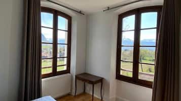 6 chambres, fer et planche à repasser, Wi-Fi gratuit, draps fournis