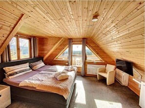 1 bedroom, in-room safe, travel cot, WiFi