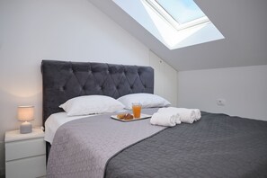 Apartment, Balcony, Bay View | 1 bedroom, individually decorated, individually furnished - AquaVue Suite by Litto (Kastela)