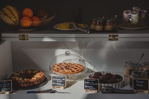 Tägliches inbegriffenes Frühstücksbuffet