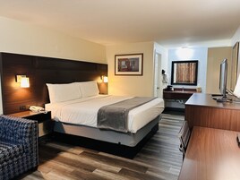 Escritorio, tabla de planchar con plancha y wifi gratis 