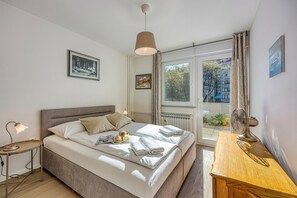 Family Apartment, Multiple Bedrooms (West Oasis With Terrace)