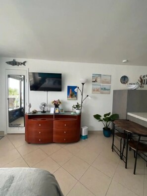 Interior - Newly Remodeled Beach View Condo

 (Daytona Beach)