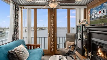 TV connectée, cheminée