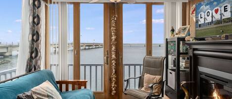 スマートテレビ、暖炉