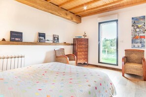 1 bedroom, iron/ironing board, free WiFi
