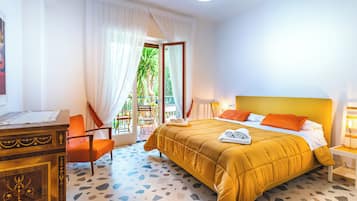 2 bedrooms, in-room safe, iron/ironing board, free WiFi