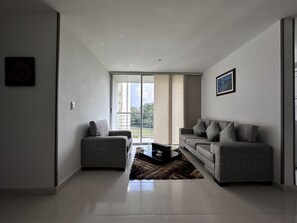 Smart TV - Modern, cozy, eco-field and very equipped with two bedrooms and private parking. (Ibagué)