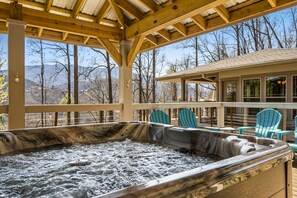 Bañera de hidromasaje al aire libre