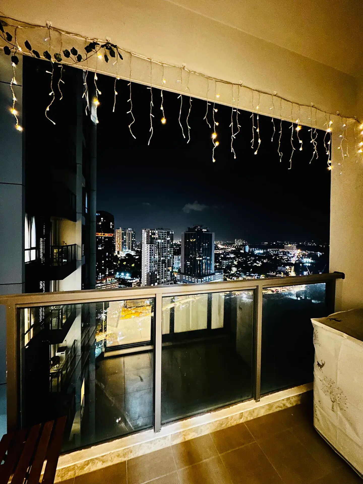 المنطقة المحيطة بالمنشأة