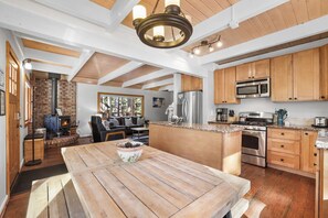 Fridge, microwave, oven, stovetop - Cozy Cabin on Brule - Hot Tub, Jungle Gym & Games (South Lake Tahoe)