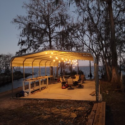 Eagle Point-Cozy Lake living House and Cottage. Family, pets and your boat.