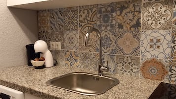Estudio superior | Cocina privada | Frigorífico grande, microondas, horno y placa de cocina