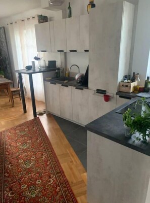 Microwave, oven, stovetop - T4 82m2 Plein sud Centre à 20mn (Le Kremlin-Bicêtre)