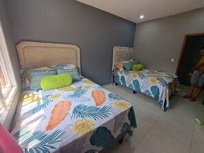 4 Schlafzimmer, Bügeleisen/Bügelbrett, WLAN, Bettwäsche