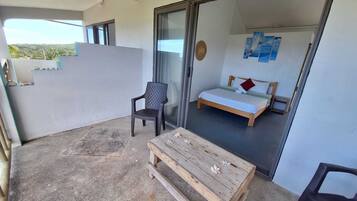 Basic Triple Room | Terrace/patio