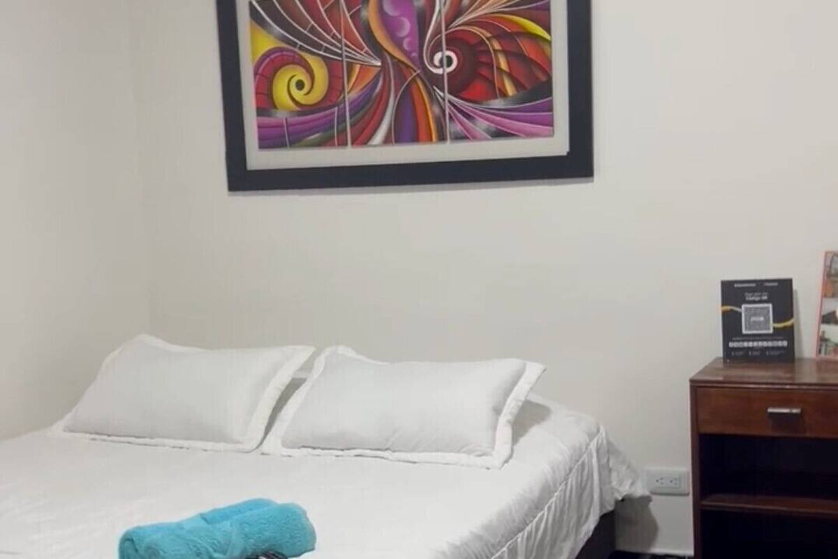 واي فاي مجانًا وملاءات أسرّة