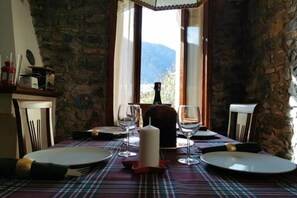 Dining - The Family Stone House Dolomites Cortina (Venas di Cadore)