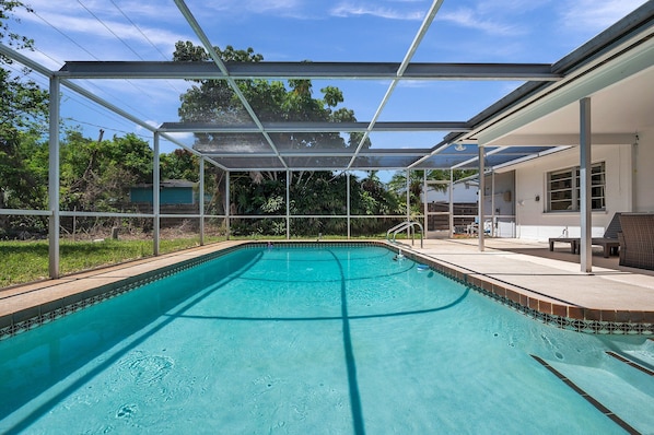Piscine extérieure, piscine chauffée