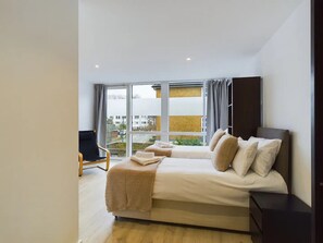 4 soverom, strykejern/-brett, wi-fi (inkludert) og sengetøy