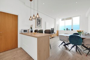 Dining - Modern 4Bed 3Bath Balcony Apartment in Shoreditch - Pass the Keys (London)