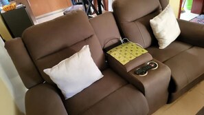 Living area - Mary welcomes you to Infi stays. (Nairobi, Nairobi County)