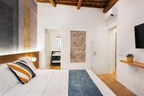 2 bedrooms, in-room safe, free WiFi, bed sheets