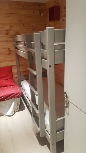 3 camere