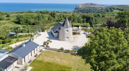 Coastal mill, panoramic stunning sea views, woodland walks and more!