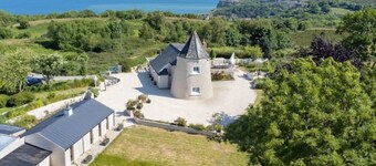 Coastal mill, panoramic stunning sea views, woodland walks and more!