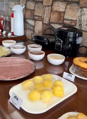 Komplett frokost er inkludert hver dag