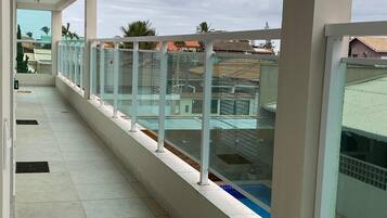 Quarto casal conforto, várias camas | Wi-Fi de cortesia